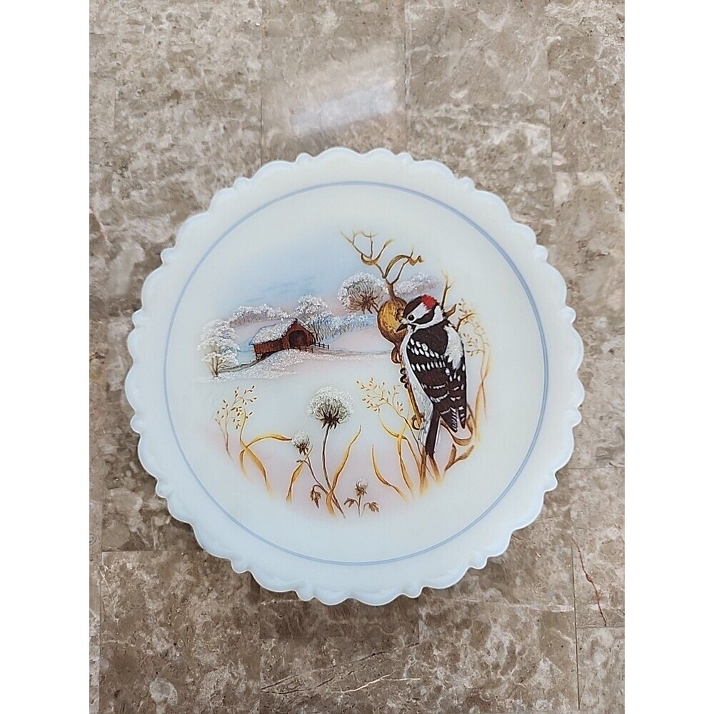 Fenton Downy Woodpecker Plate, Birds In Winter, Third Edition, 758 Of 4500 - Picture 1 of 5